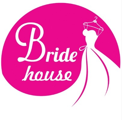 Hair styling, straightening, facials, nails, hair spa and bridal makeup services at the best beauty parlour near me.
